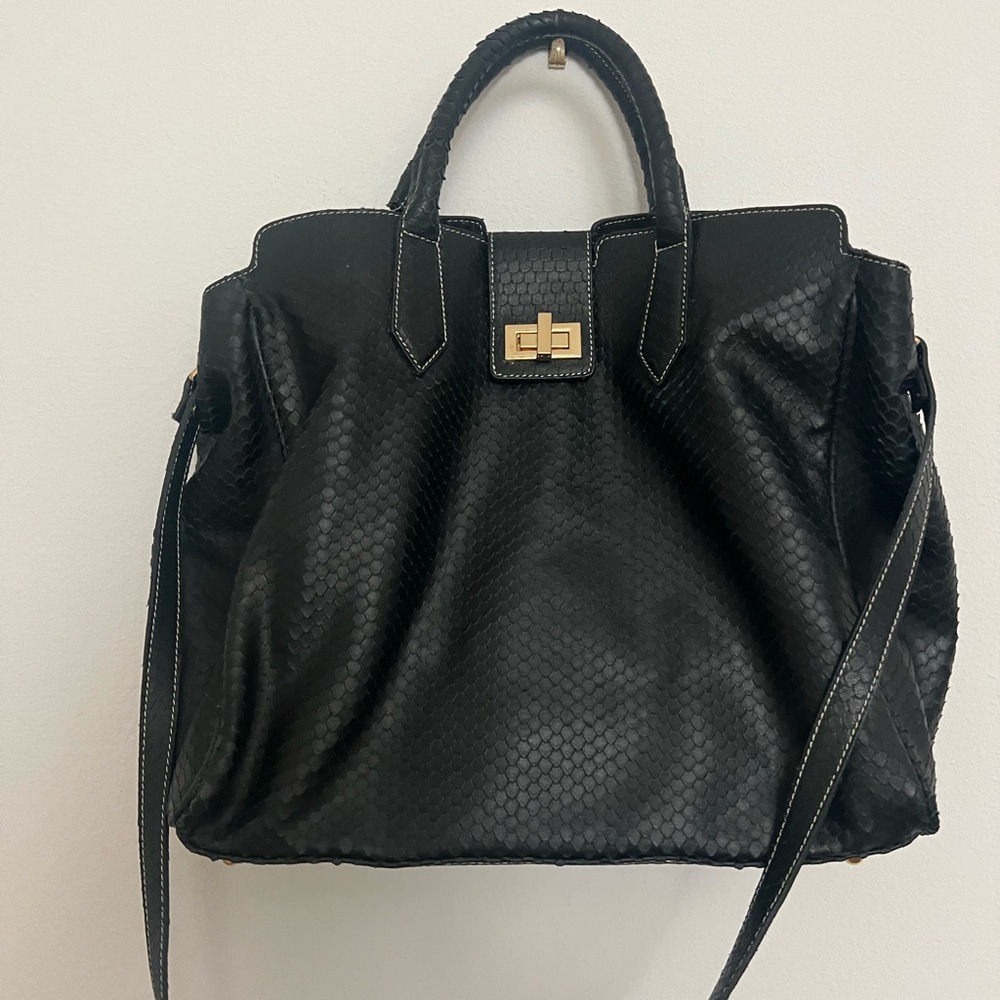 NEW Large Black Italian Shoulder Handbag.  A Belucci!